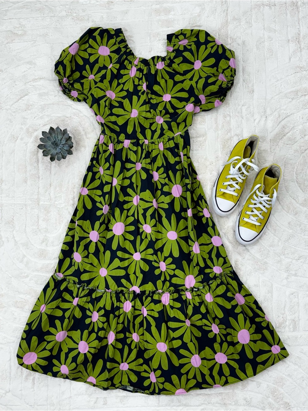 Topshop Dress with Green Daisy Print & Pink Centers size 6 US